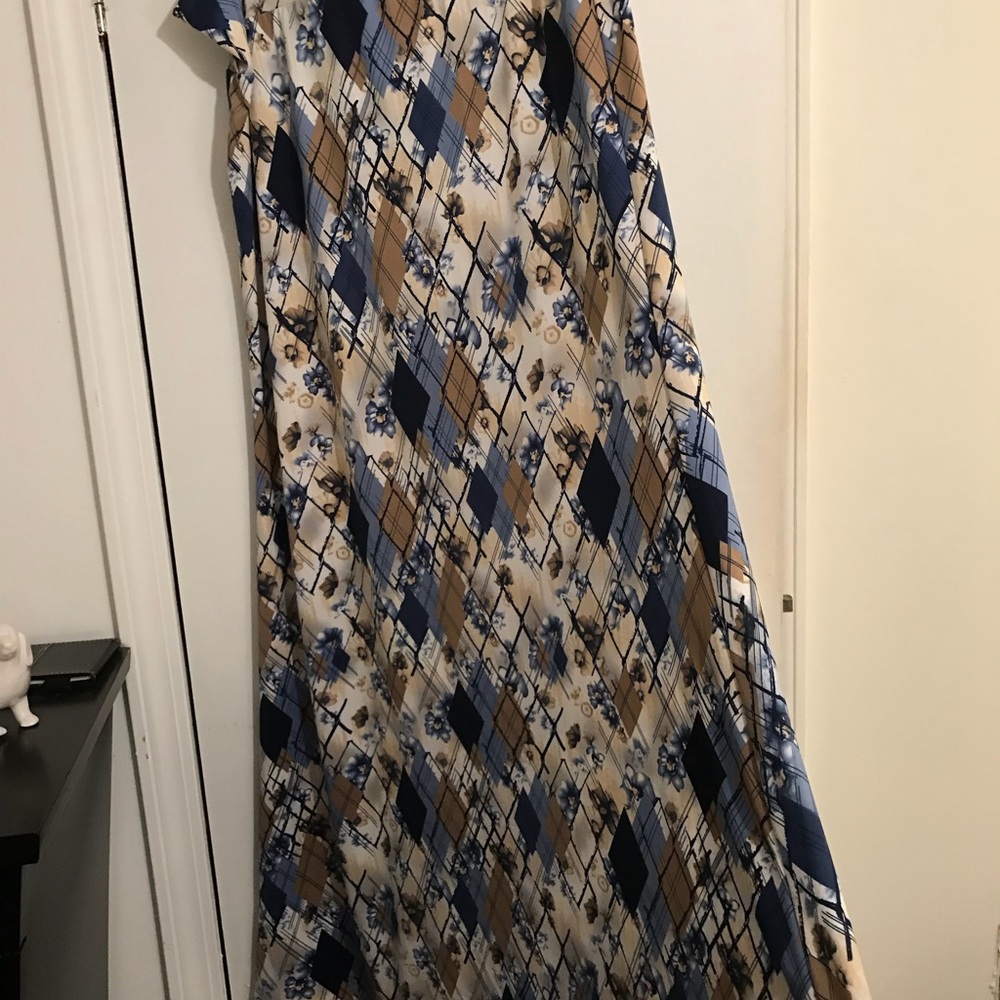 Maxi skirt with slinky comfy material.